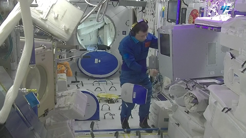 Shenzhou-20 rentre seul chez lui après une frayeur de débris spatiaux