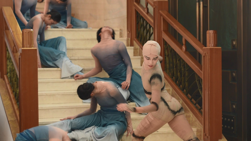 Diplomatie dansante : 18 chorégraphes unissent la Chine et la France à Pékin video poster