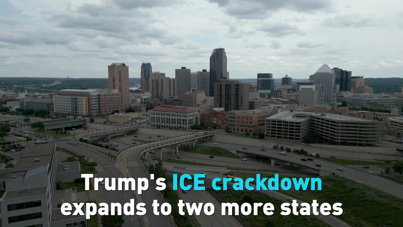 Trump étend les raids de l'ICE au Minnesota et à la Louisiane video poster