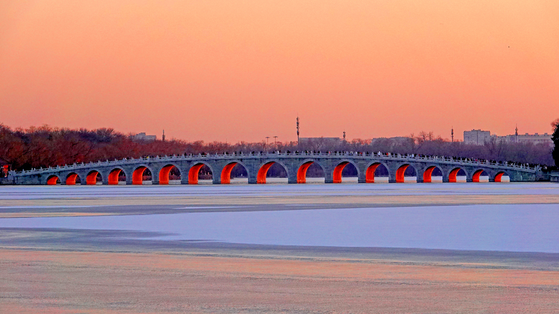 Magie du solstice d'hiver au pont du palais d'été de Pékin