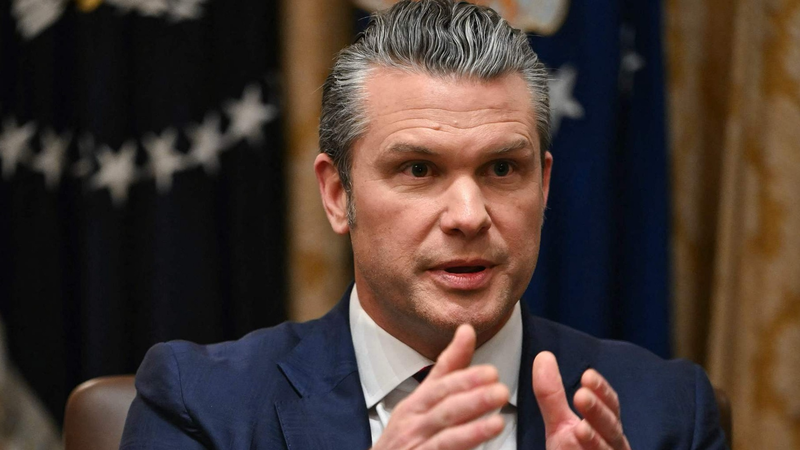 Le chef du Pentagone nie avoir été témoin d'une frappe de bateau mortelle en suivi