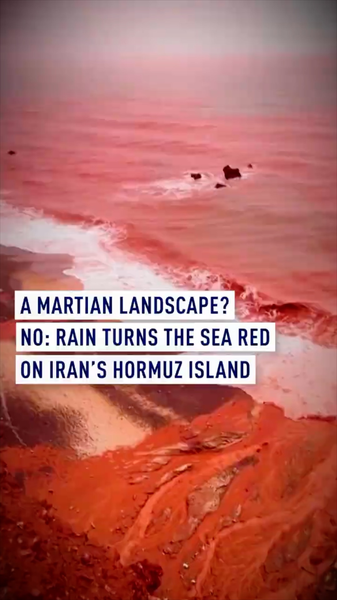 La pluie transforme les eaux en rouge sur l'île Hormuz en Iran video poster