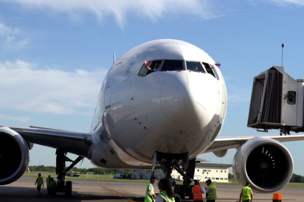 Shanghai à Buenos Aires : le plus long vol direct du monde décolle video poster
