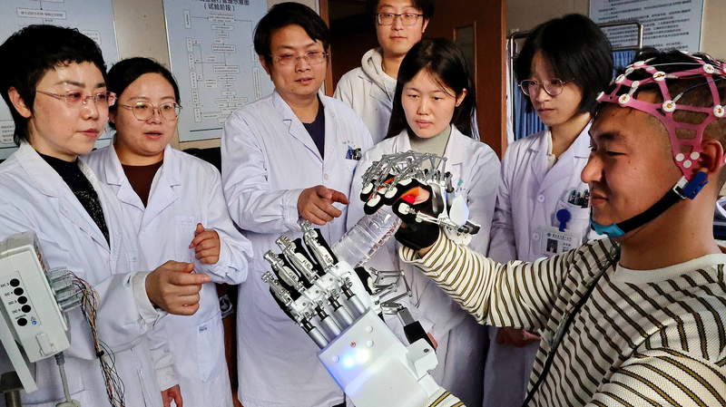 La Chine dévoile une interface cerveau-ordinateur de pointe à l'exposition de Shenzhen