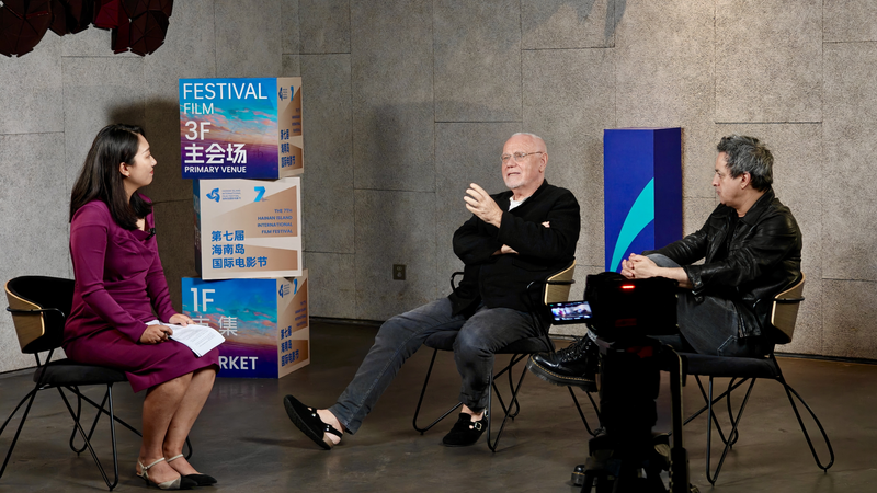 Les voyageurs étrangers louent l'accès sans visa de 240 heures en Chine video poster