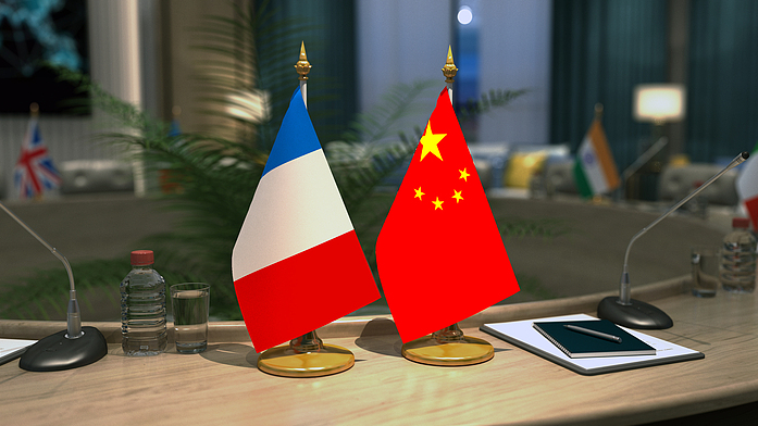 Un sondage mondial soutient des liens plus étroits alors que Macron se rend sur le continent chinois