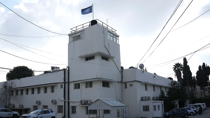 Les forces israéliennes font une descente au bureau de l'UNRWA à Jérusalem-Est, l'ONU condamne fermement