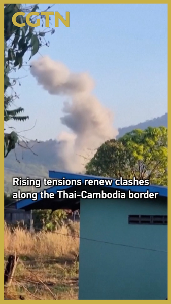 Nouvelles émeutes secouent la frontière Thaïlande-Cambodge video poster