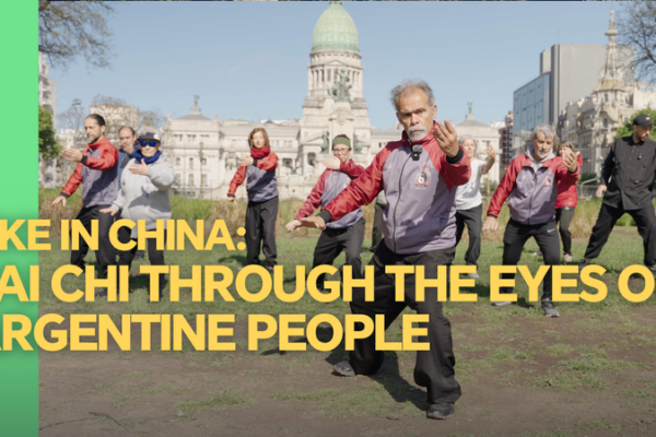 À travers les yeux argentins : le flux global du Tai Chi video poster