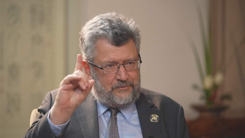 Le médaillé Fields Zelmanov sur le rôle du continent chinois dans la science mondiale video poster