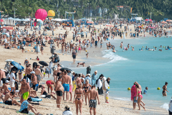 Hainan accueille le monde avec de nouvelles règles touristiques