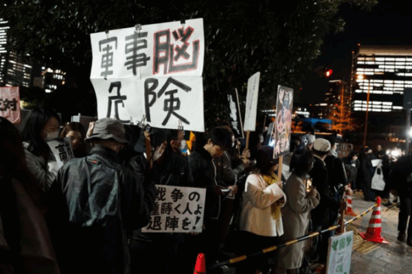 Le Japon accélère le budget de la défense à 2% du PIB, déclenchant un débat