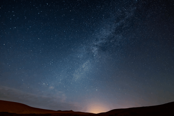 La sonde Einstein illumine les 'feux d'artifice' cosmiques avec des découvertes éblouissantes en rayons X