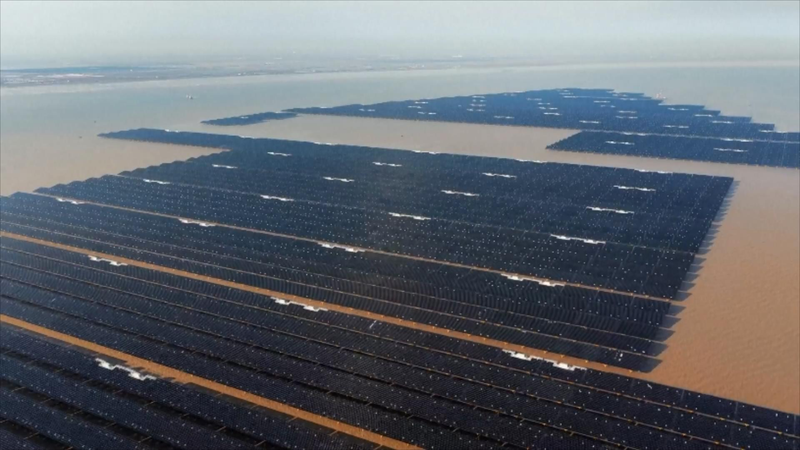 La plus grande ferme solaire offshore du monde en Chine est opérationnelle