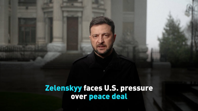 Zelenskyy face la pression américaine alors qu'il envisage un plan de paix video poster