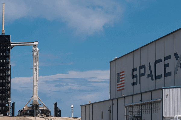 SpaceX_lance_un_autre_lot_de_satellites_Starlink video poster