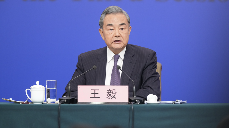 Wang Yi exhorte à défendre la victoire de la Seconde Guerre mondiale et à maintenir le principe d'une seule Chine