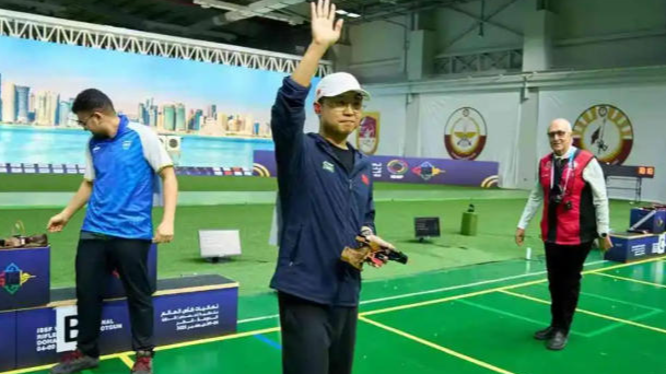 Li Yuehong défend sa couronne de pistolet à tir rapide à la Coupe du Monde ISSF à Doha