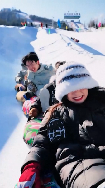 Le ski et la culture tibétaine dynamisent le tourisme hivernal au Gansu video poster