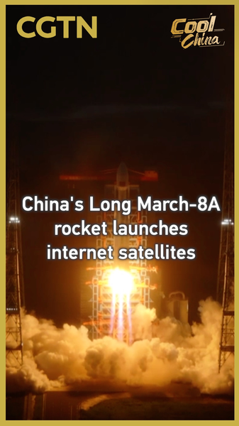 La fusée Longue Marche-8A de Chine déploie 17 satellites Internet video poster