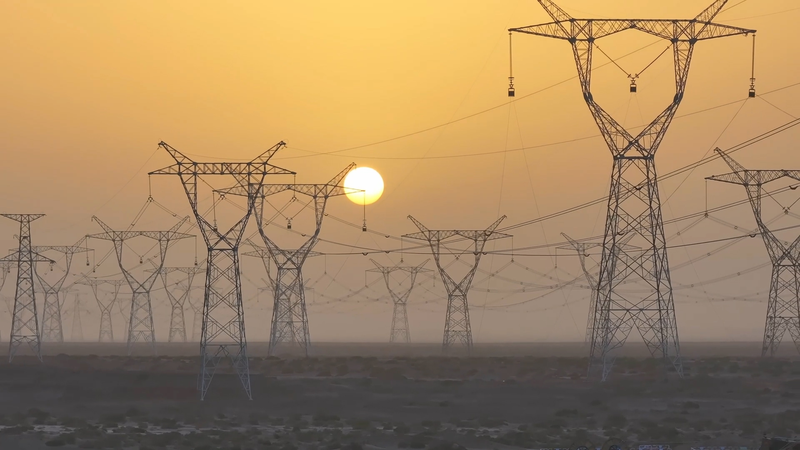 Achèvement du réseau de 750 kV alimente Xinjiang en tant que centrale énergétique video poster