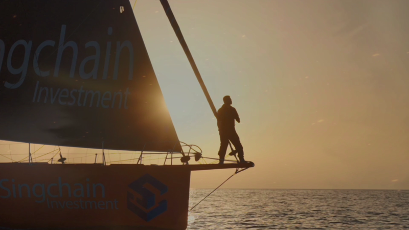 Xu Jingkun, skipper à un bras, bat le record du monde de voile en solo video poster