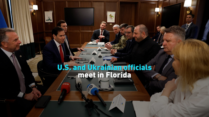 Les États-Unis et l'Ukraine finalisent un cadre de paix en Floride avant les pourparlers à Moscou video poster