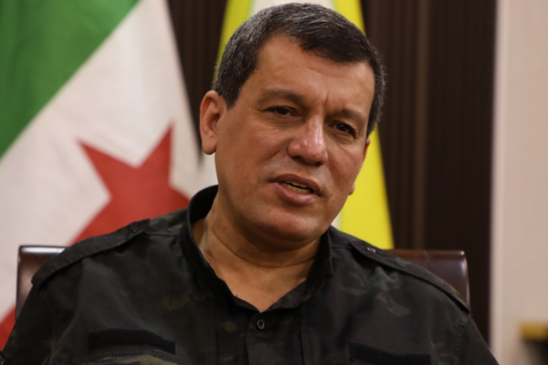 Le dirigeant des FDS se rend à Damas pour conclure un accord de cessez-le-feu