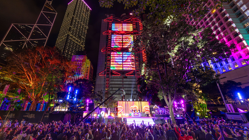 Hong Kong accueille 2026 avec des célébrations éblouissantes du Nouvel An video poster