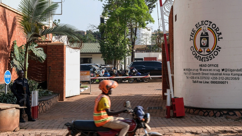 L'Ouganda se prépare pour le vote du 15 janvier video poster