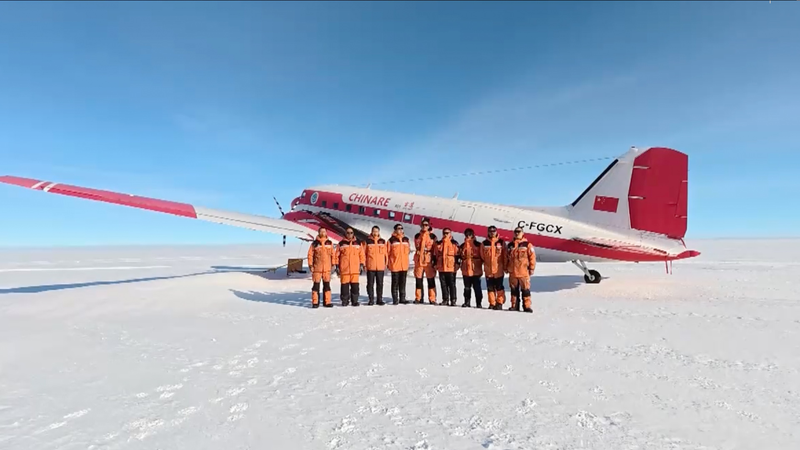 La 42e équipe antarctique de la Chine accueille 2026 avec des recherches à la station Zhongshan video poster