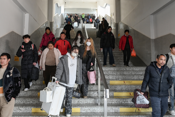 Ruée vers les voyages du Festival du Printemps 2026 en Chine, un record