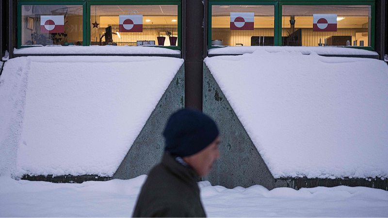 L'UE appelle au calme alors que Trump plante le drapeau américain sur le Groenland