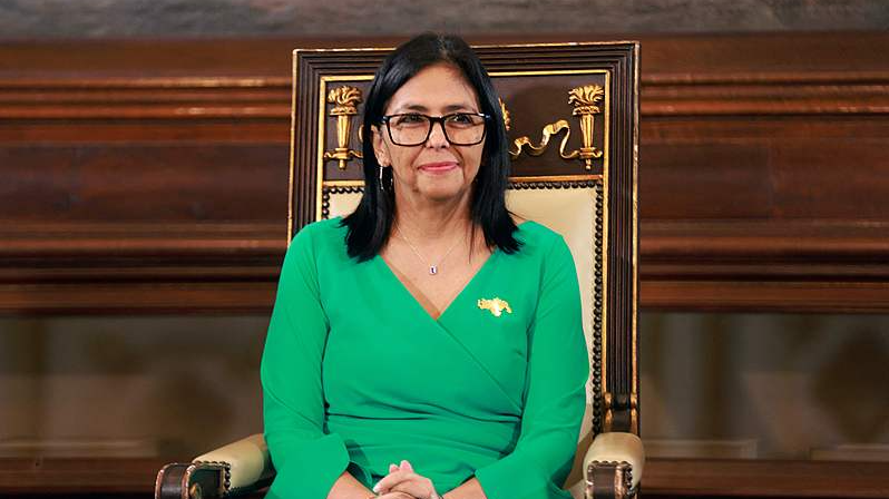 La présidente par intérim du Venezuela appelle à l'unité et à la confiance face à la tourmente politique