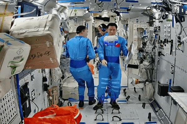 L'équipage de Shenzhou-21 fait progresser la science à bord de la station spatiale de Chine