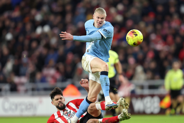 Man City en échec à Sunderland, Arsenal quatre points d'avance