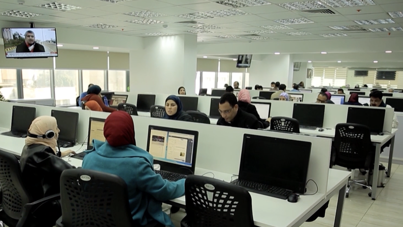 L'essor de l'informatique en Égypte : les entreprises étrangères créent 75 000 emplois video poster