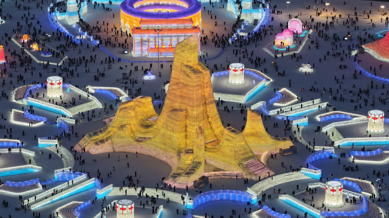 Les vacances du Nouvel An chinois suscitent 142 millions de voyages, 12 milliards de dollars dépensés