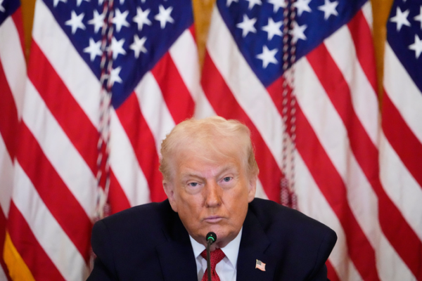 Trump menace des tarifs sur huit nations européennes dans la quête du Groenland