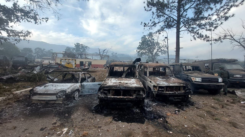 Un étudiant mexicain à Pékin critique l'attaque américaine sur le Venezuela comme une prise de ressources video poster