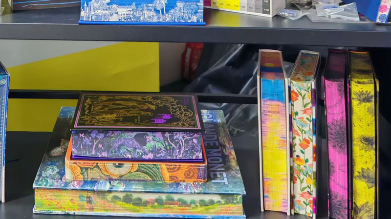 La Foire du Livre de Pékin éblouit avec l'impression avancée sur tranches de livres