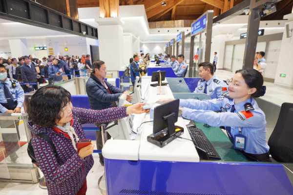 Le_port_franc_de_Hainan_constate_une_augmentation_de_60___des_visiteurs_sans_visa