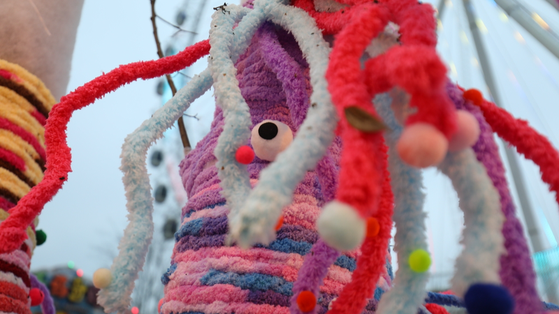 Les arbres de Chongqing se mettent à l'aise avec des pulls colorés