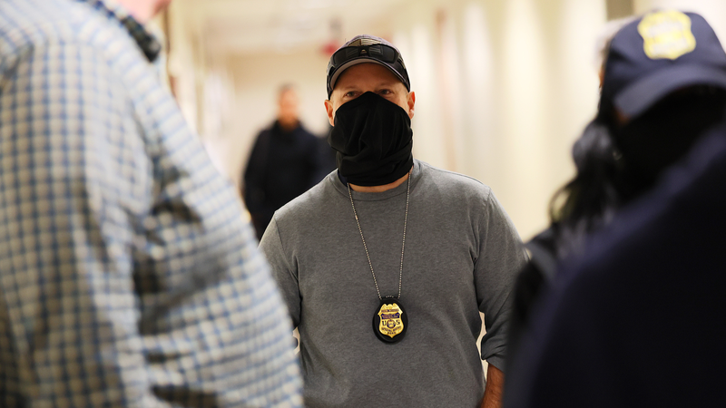 L'épidémie de maladie provoque une crise sanitaire au centre de détention d'Aurora