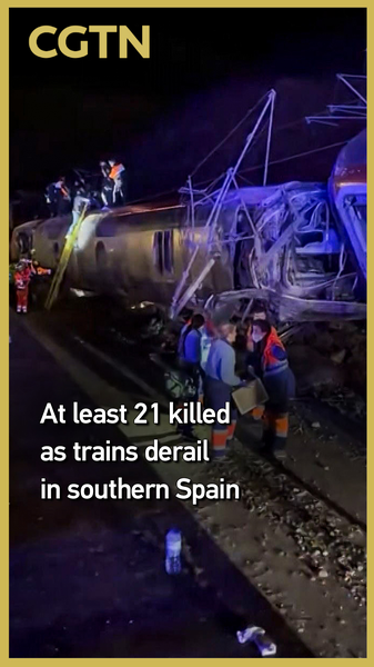Déraillement de trains à grande vitesse en Espagne : 21 morts, des dizaines de blessés video poster