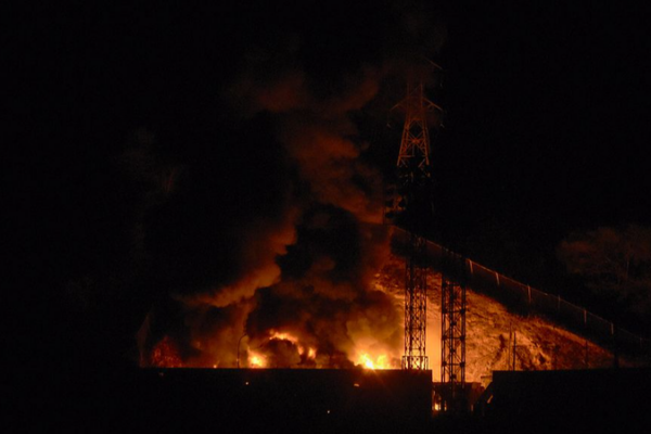 Les États-Unis lancent des frappes sur le Venezuela : Caracas secoué, région réagit