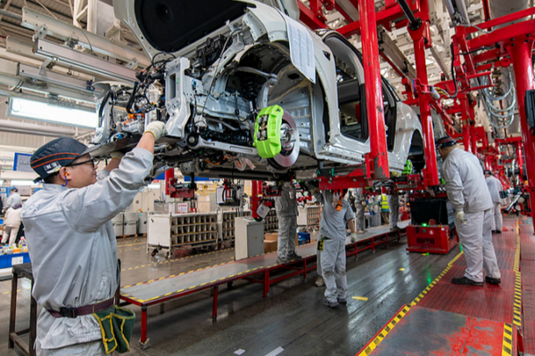 Montée des VEB en Chine continentale : 16,6 M d'unités et exportations doublées en 2025