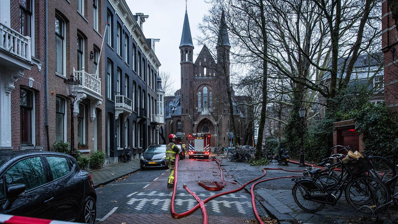 L'historique église Vondelkerk à Amsterdam presque perdue dans un incendie