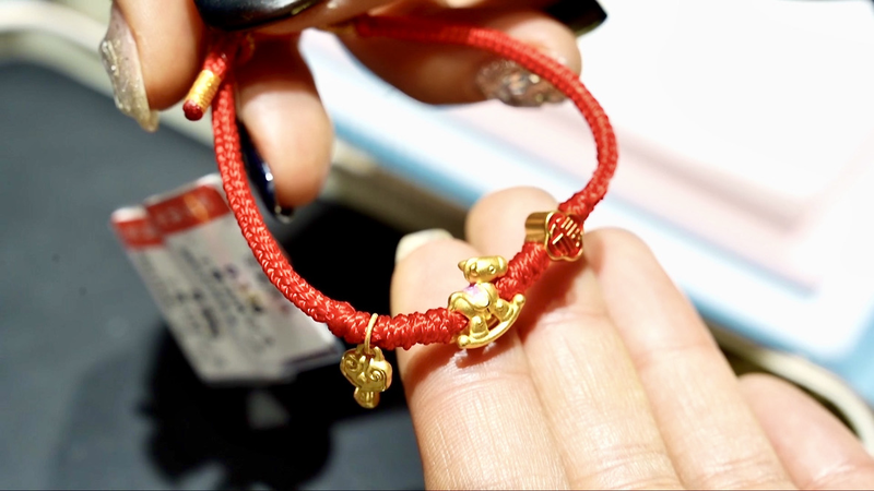 Les ventes de bijoux cheval galopent malgré la flambée des prix de l'or video poster