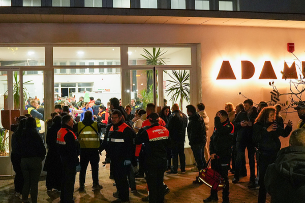 Collision mortelle de deux trains à grande vitesse près de Cordoue, Espagne video poster